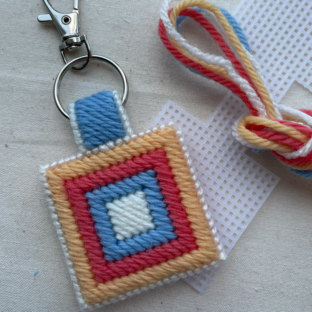 DIY Bargello Stitch Keyring Making Kit – Easy Needlepoint Craft for Beginners