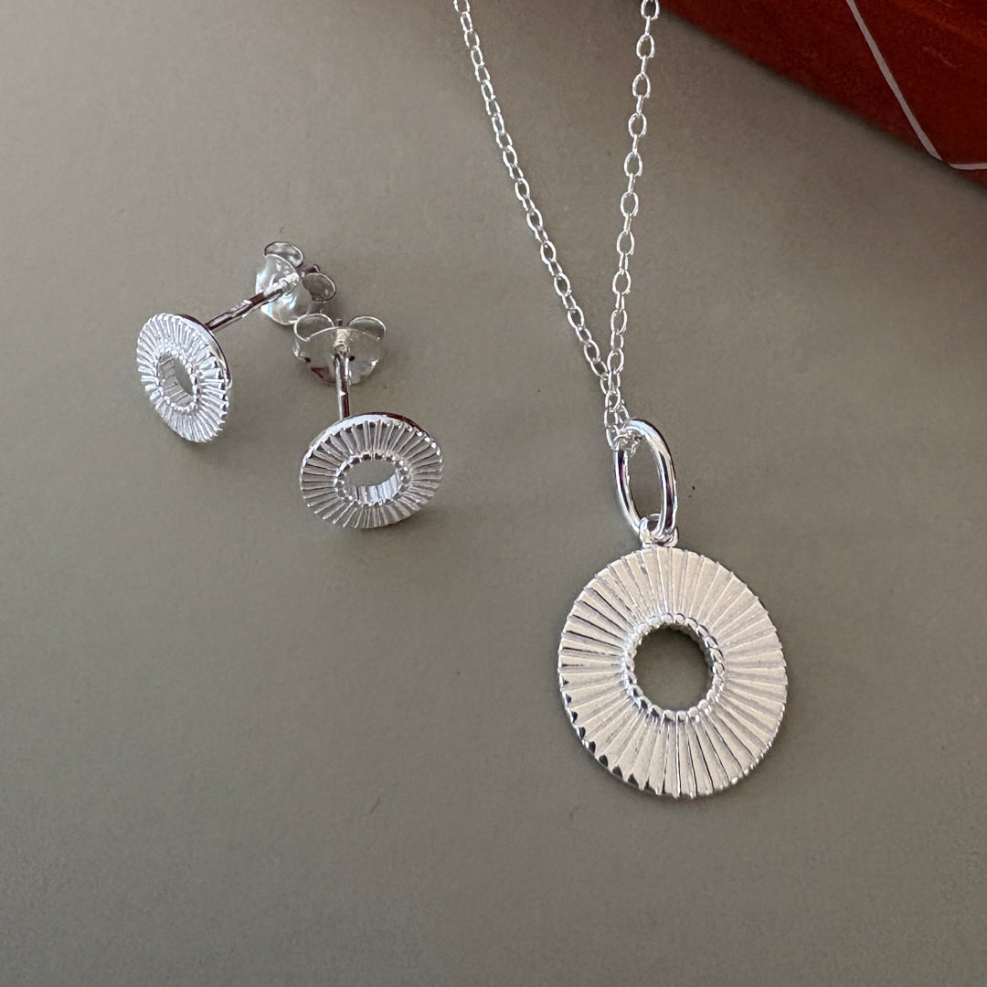 Sunburst Open Circle Necklace - Silver